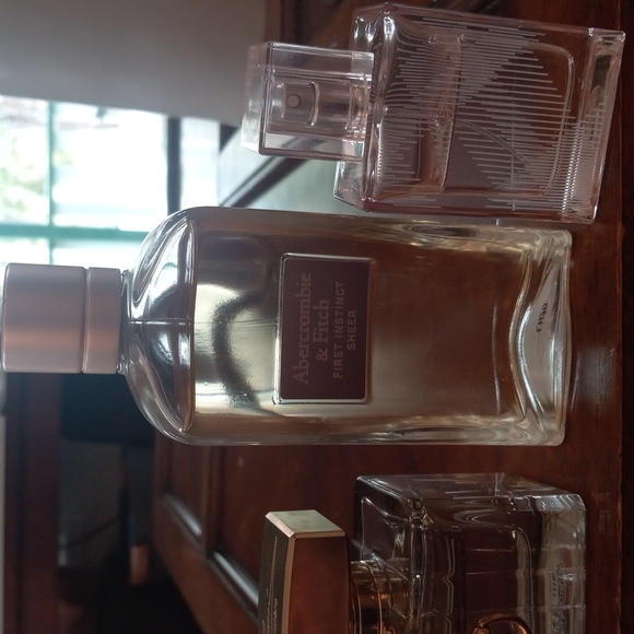 Gucci, Burberry, and Abercrombie full sz Perfume Bundle - Picture 4 of 5